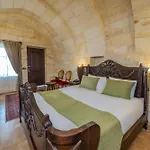Arien Cave 4*