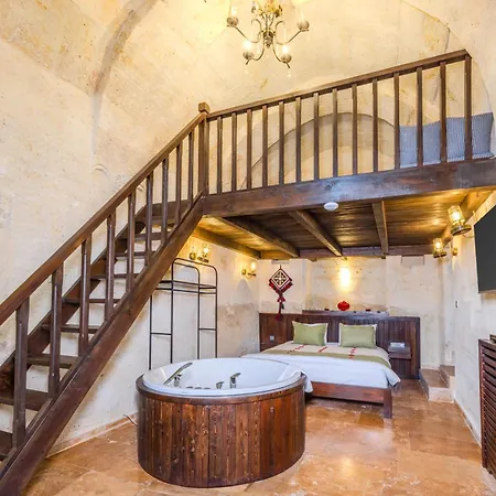 Hotel Arien Cave 4*