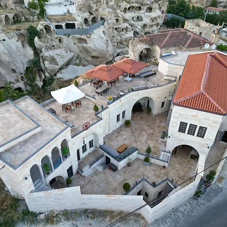 Arien Cave מלון